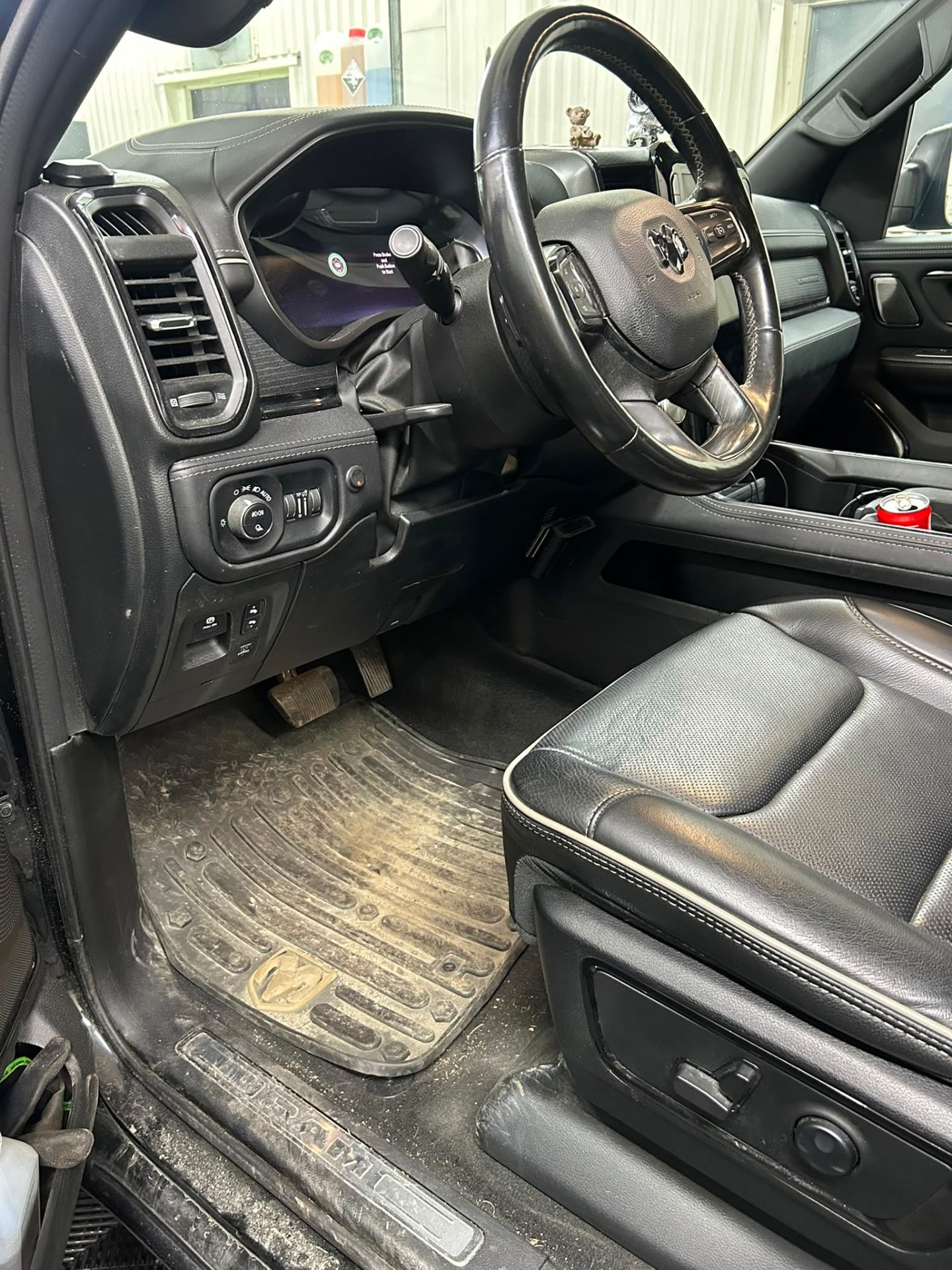 Invändig rekond – Dodge RAM 1500 – före